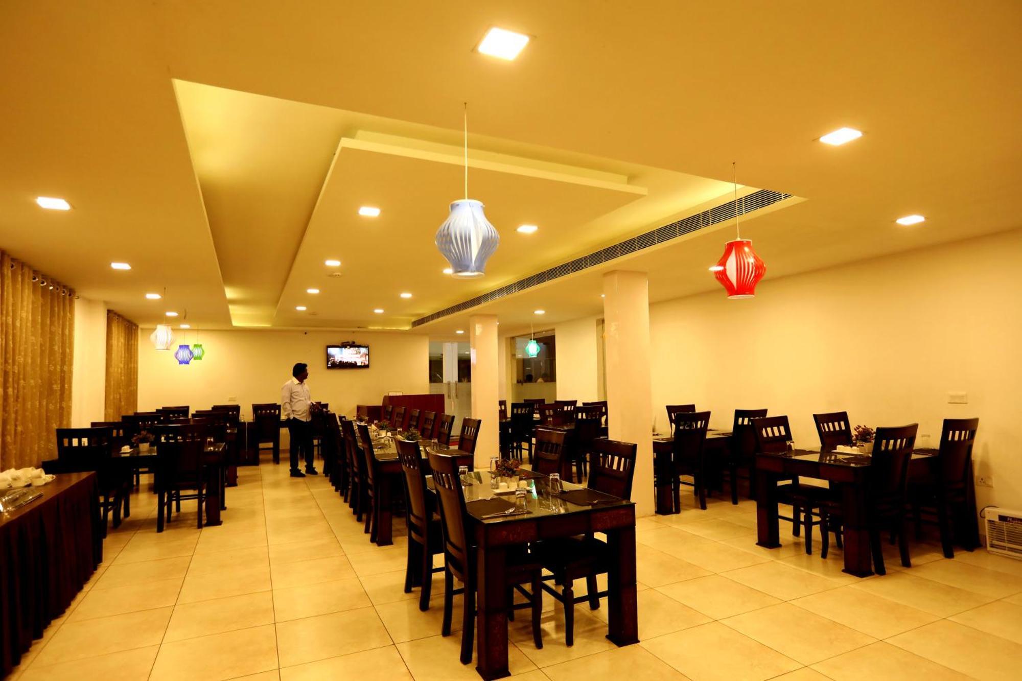 Hotel Queens Inn Velankanni Buitenkant foto