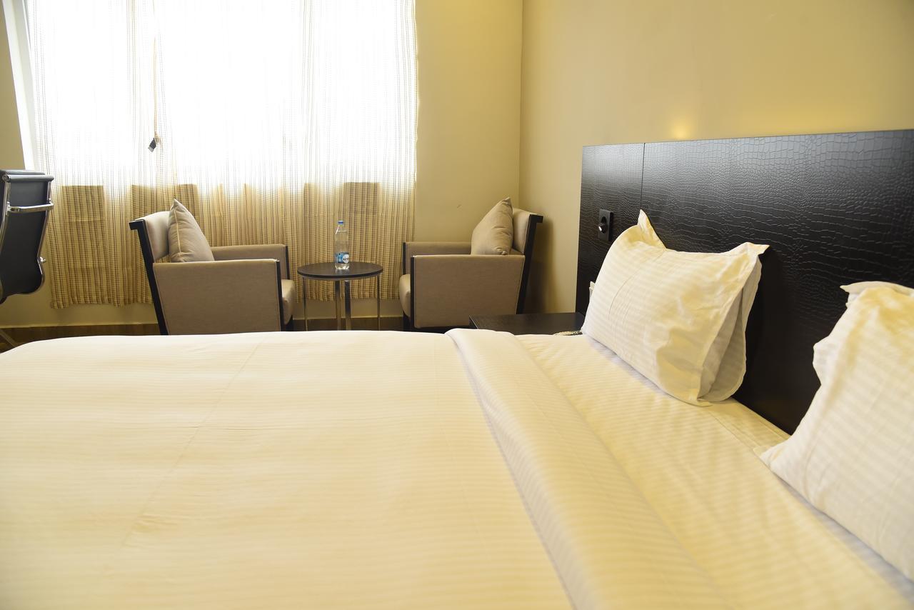 Hotel Queens Inn Velankanni Buitenkant foto