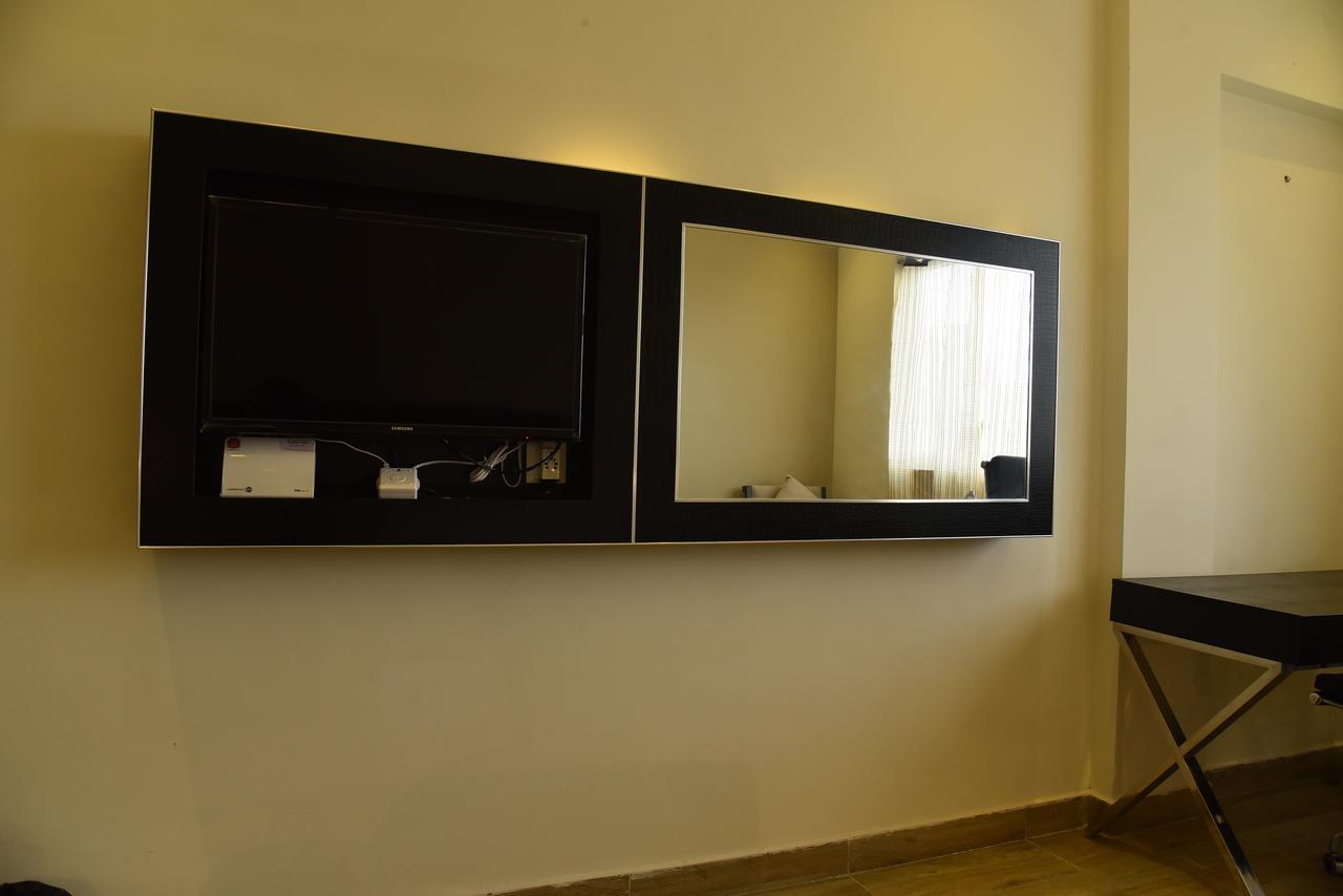 Hotel Queens Inn Velankanni Buitenkant foto