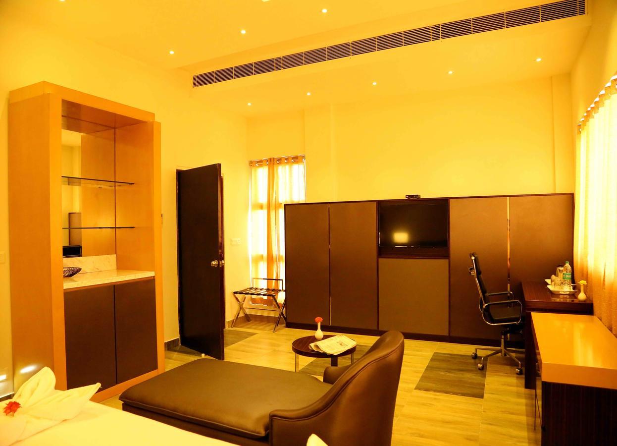 Hotel Queens Inn Velankanni Buitenkant foto