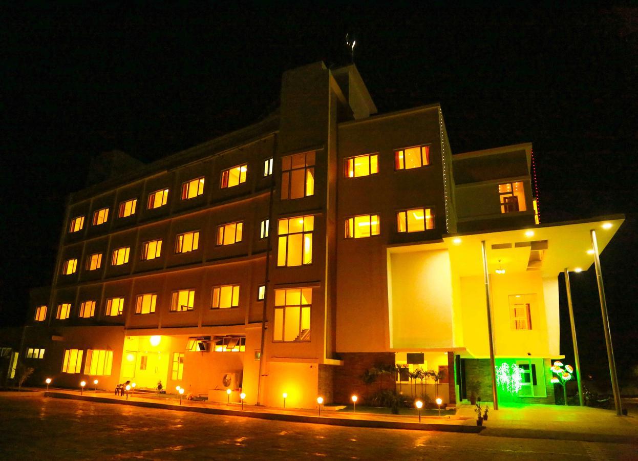 Hotel Queens Inn Velankanni Buitenkant foto