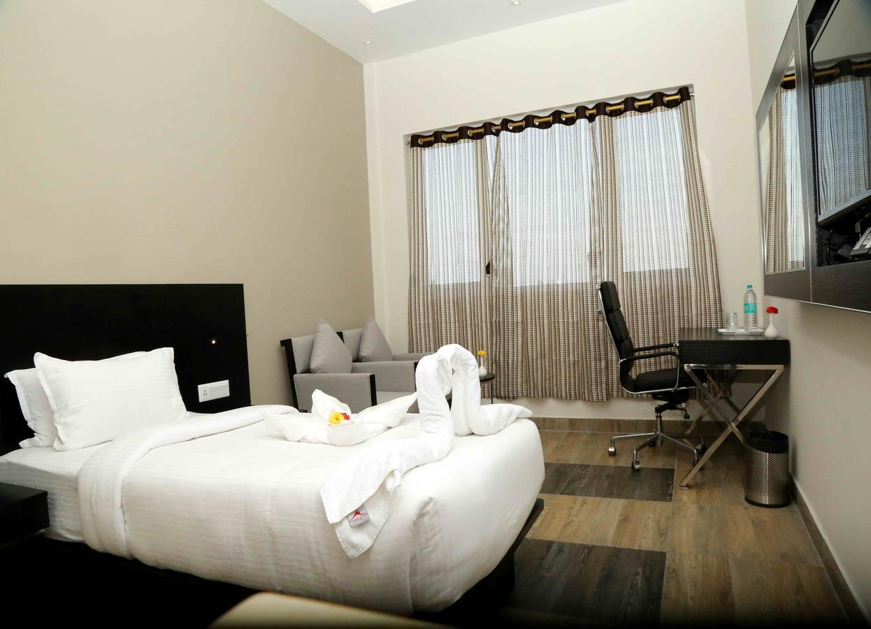 Hotel Queens Inn Velankanni Buitenkant foto