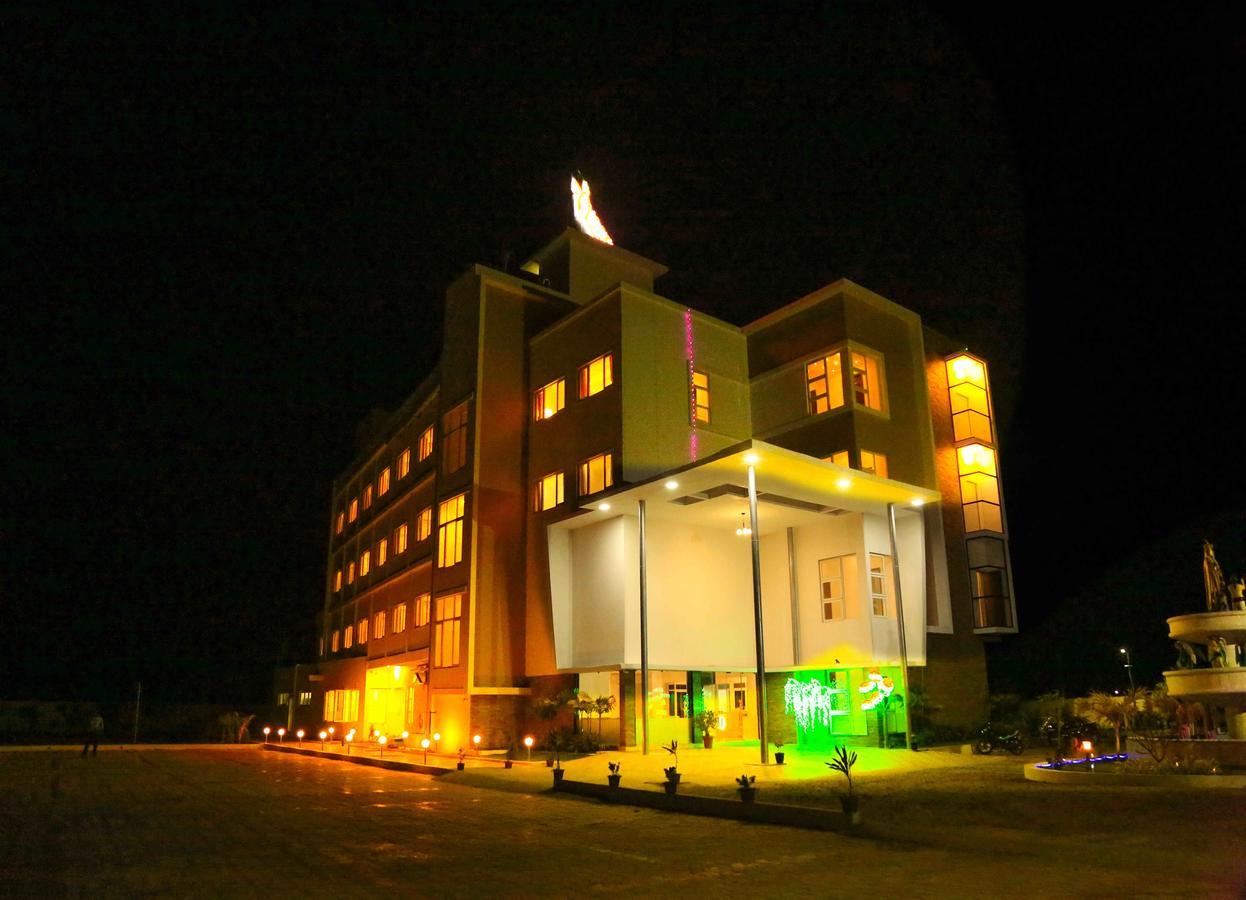 Hotel Queens Inn Velankanni Buitenkant foto